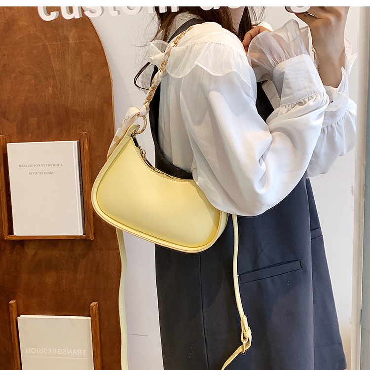 Túi đeo vai IELGY dễ phối đồ thời trang cho nữ