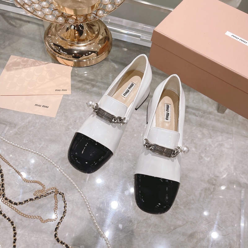 Giày lười nữ da thật cao cấp thương hiệu MiuMiu gót cao 4.5cm da bóng phối khoá xích