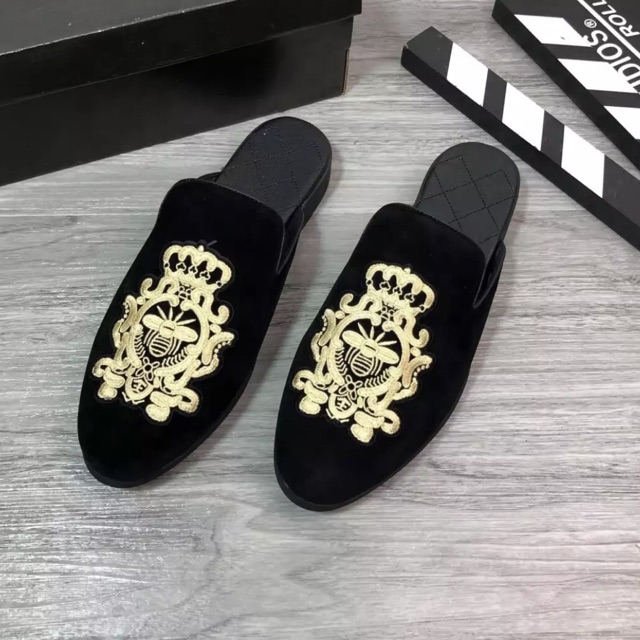 Sục ong hoa vàng nam