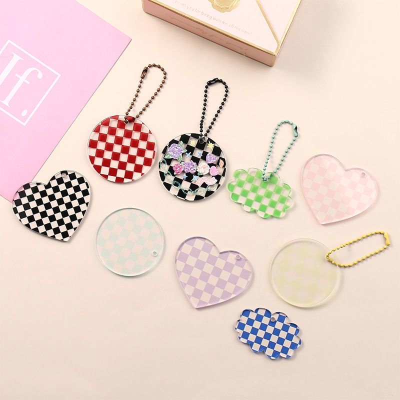 Móc Khóa Hình Chuck Trong Suốt Bằng Acrylic
