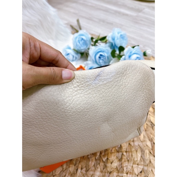 Túi si da thật màu kem