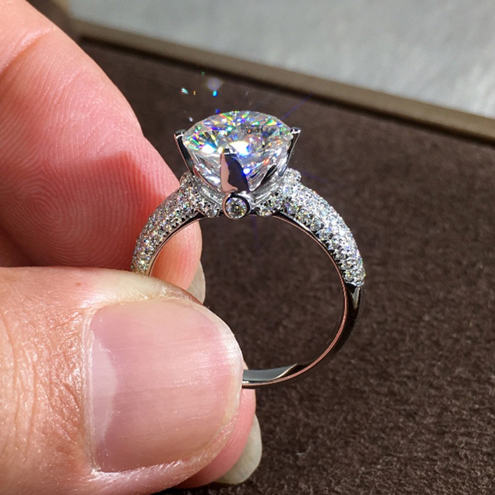 Nhẫn cưới đính đá zircon sang trọng đẹp mắt