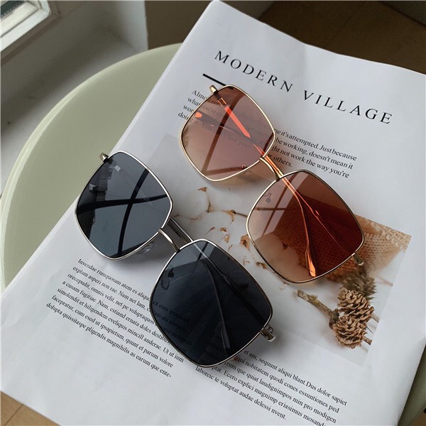 KÍNH NAM NỮ THỜI TRANG THIẾT KẾ DÁNG VUÔNG MÀU NÂU ĐẸP XUẤT SẮC