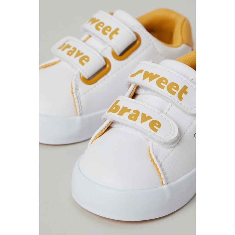 Giày quai dán Pooh H&M sz 18-24