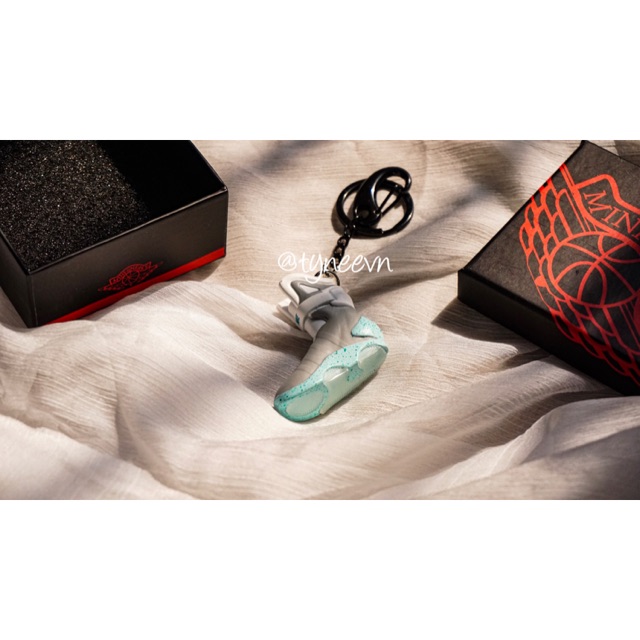 Móc khoá 3D mini sneaker Nike Air Mag