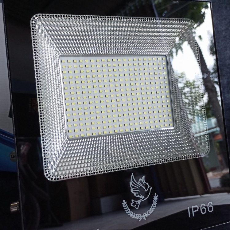 ĐÈN PHA LED 50W, 100W, 200W NGOÀI TRỜI CHUYÊN CÔNG TRÌNH, PHA QUẢNG CÁO, NHÀ XƯỞNG, SÂN BÓNG, CHỐNG NƯỚC IP66