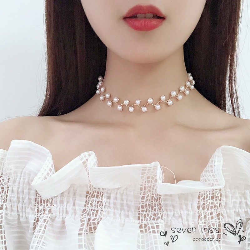 Vòng cổ choker đính ngọc trai giả xinh xắn cho cô dâu