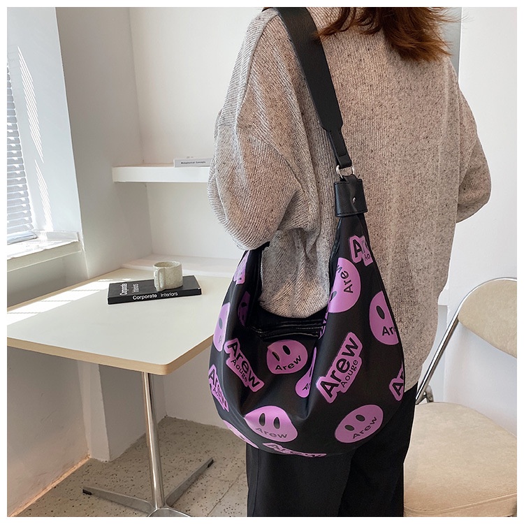 Túi đeo vai Ielgy kiểu yên ngựa giản đơn họa tiết in phong cách retro với ngăn chứa lớn tiện lợi cho phái nữ