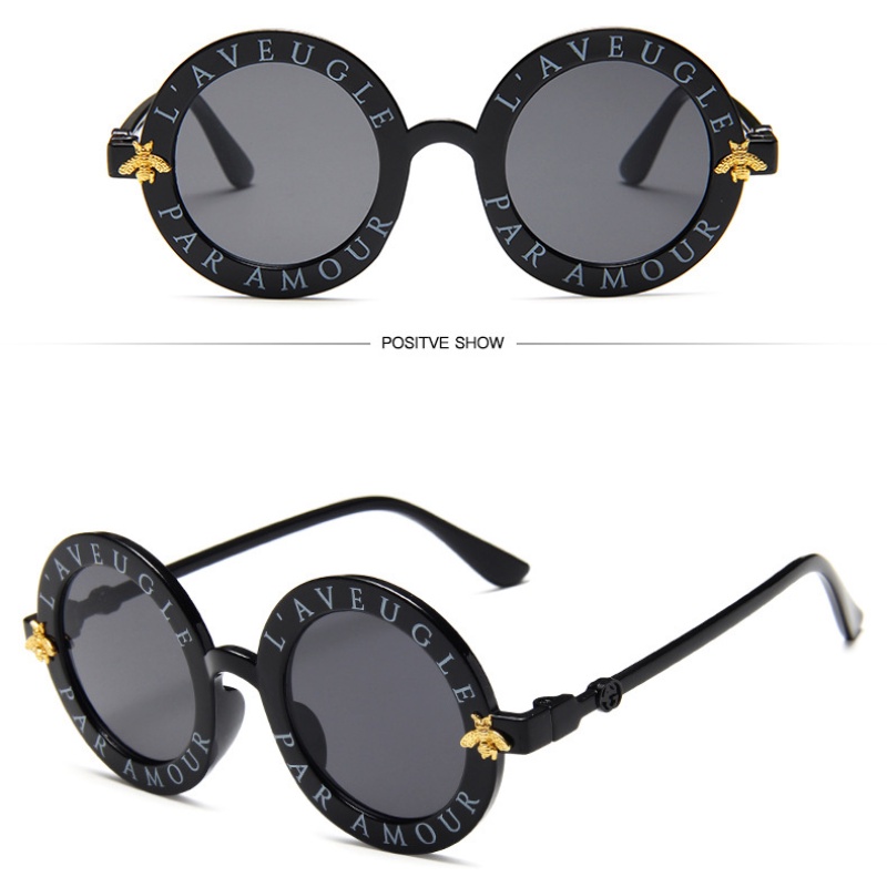 Kính mát  gọng in chữ cho bé 3-10 tuổi