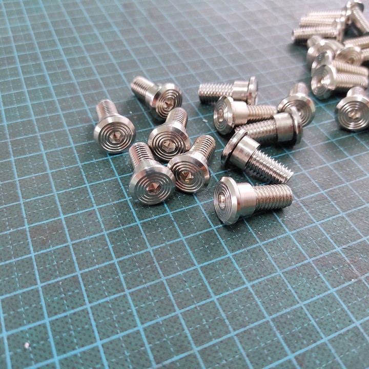 Ốc inox 8li2 -  - -  gắn pat heo Bremb0