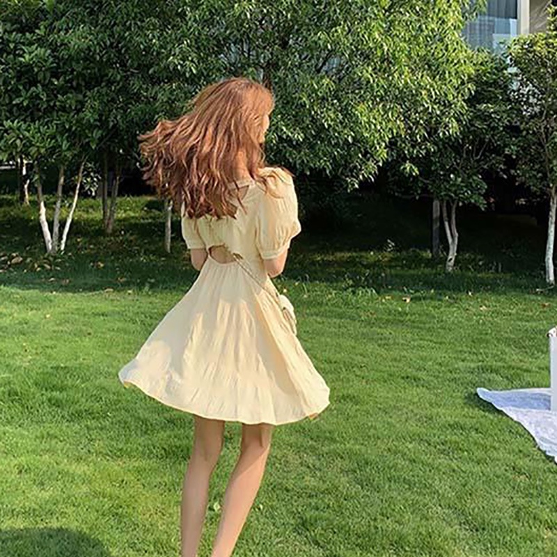 Đầm IELGY tay phồng hở lưng phong cách Pháp thời trang hè cho nữ