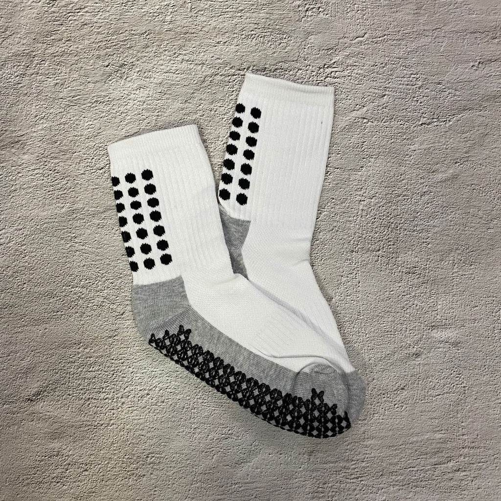 Tất đá bóng chống trượt trơn nam nữ ngắn