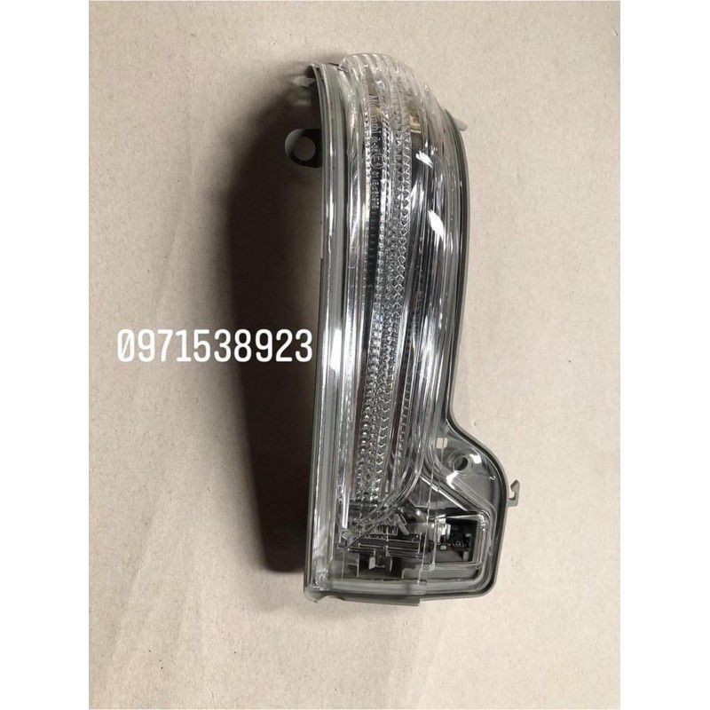 Đèn xi nhan toyota innova fortuner hilux 2016-2021 xịn oem