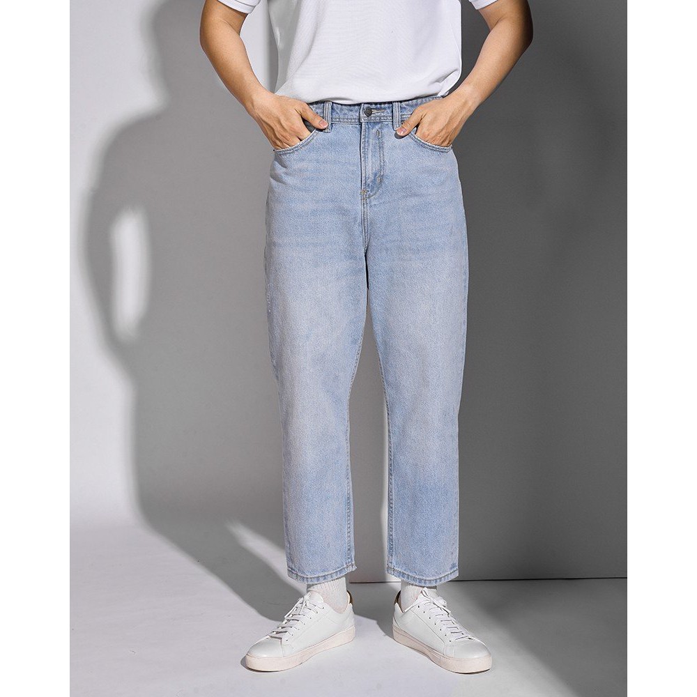 Quần jean nam - Quần jeans nam màu xanh nhạt rách sau túi form suông  DPA008