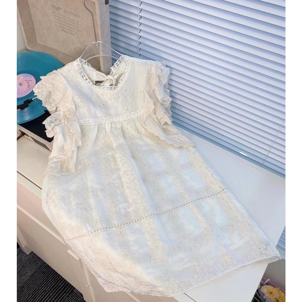 61671 Đầm Ngắn Thêu Hoa