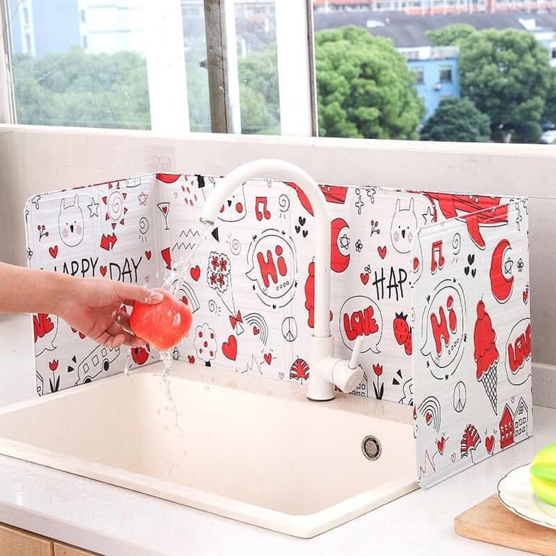 Tấm chắn dầu mỡ nhiều hoa văn bằng lá nhôm cách nhiệt  cho nhà bếp siêu tiện lợi LEBENANG PVN17403