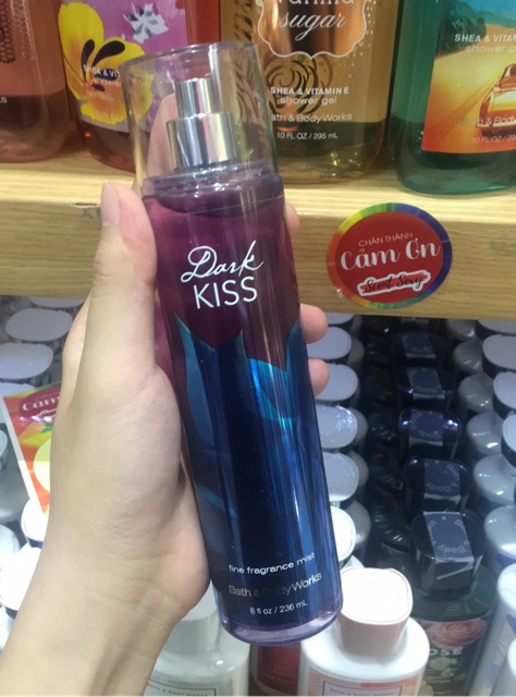 Xịt thơm Bath and Body Works - Dark Kiss ( 236mL )