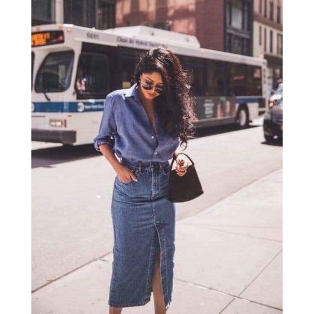 Chân váy chất liệu jean xòe