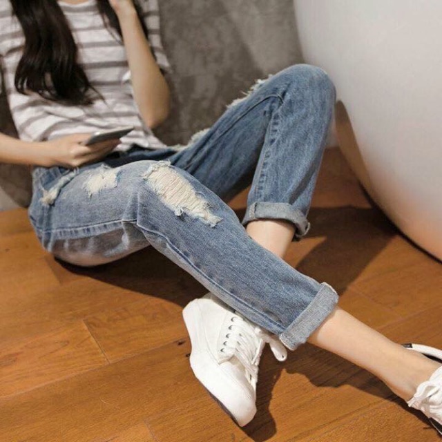 Quần jeans rách