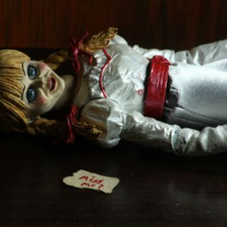 Mô hình NECA Annabelle