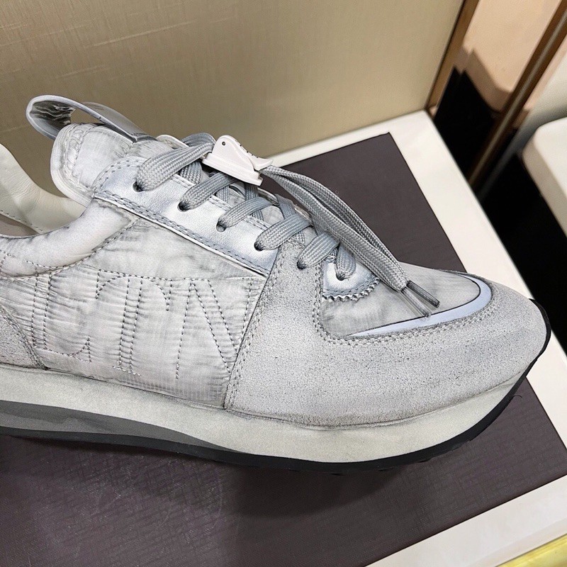 Giày sneaker thời trang nam Valentino = VLTN da thật cao cấp mẫu mới 2021 với thiết kế đầu xuân hè.