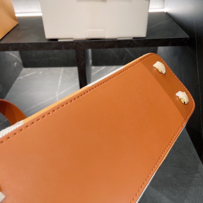 Túi xách lóuis Vuittón capucines sz 27 hàng order