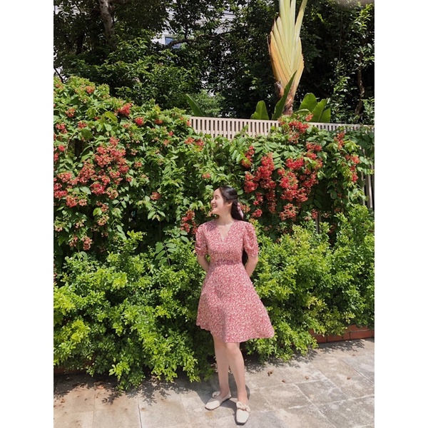 VÁY XOÈ HOA CỔ V