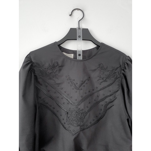 Áo blouse thêu ngực tay phồng 2 màu AfterBefore