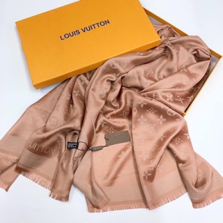 Khăn Lv dài không nhũ