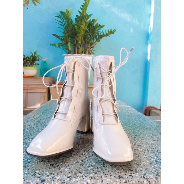 Boot Cao Cổ Da Bóng Gót Vuông Buộc Dây Khóa Sau Cá Tính (Fullbox) | BigBuy360 - bigbuy360.vn