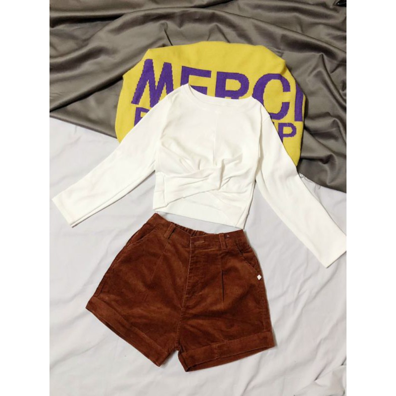 Áo croptop xoắn eo tay dài