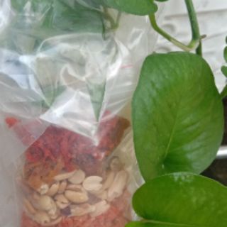 2 bịch bánh tráng trộn