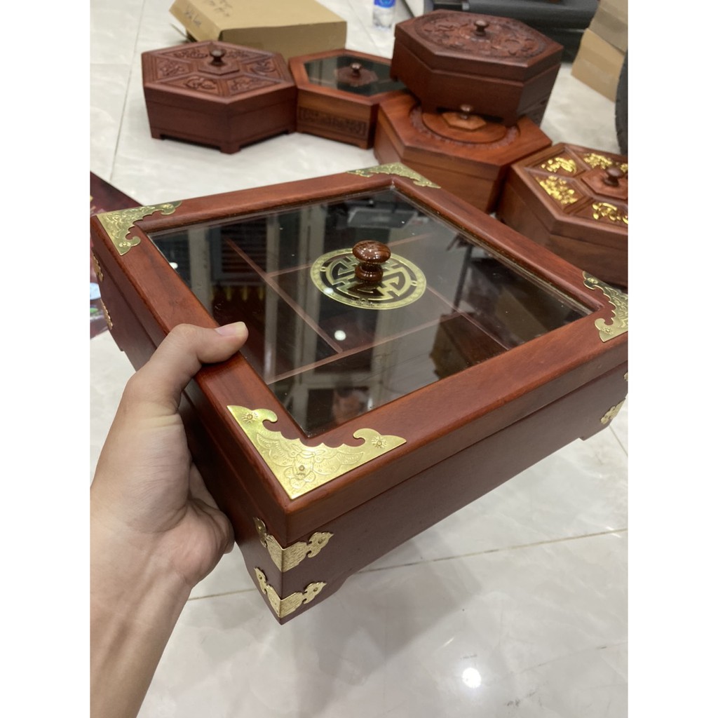 Khay Đựng Bánh Kẹo Ngày Tết bằng Gỗ Hương Cao Cấp Vuông Kính Bọc Đồng - khay đựng mứt tết bằng gỗ -- ẢNH THỰC TẾ
