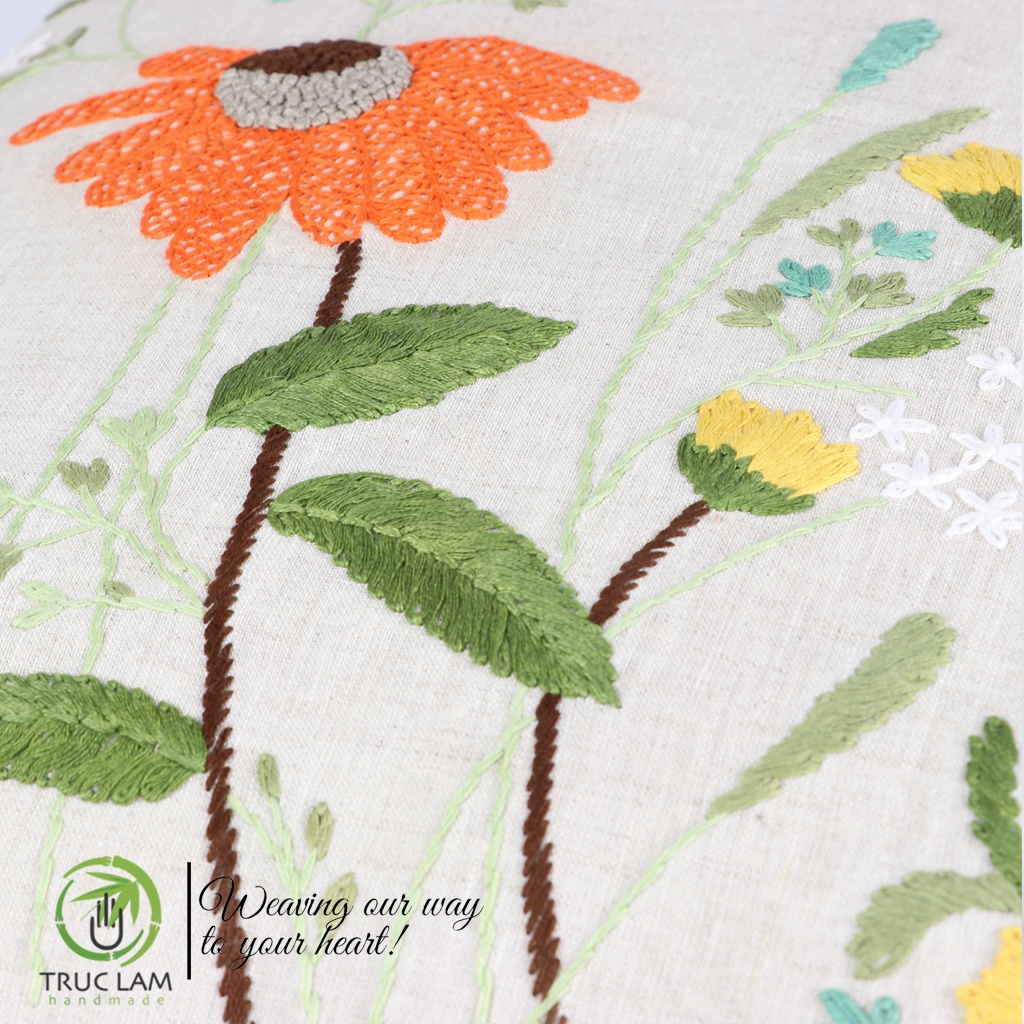 Gối/Vỏ Gối Vuông Tựa Lưng Sofa (45x45) Trang Trí Phòng Vải Linen Thêu Thủ Công Cánh Đồng Hoa Cam – Trúc Lâm Handmade