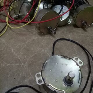 Moteur túp năng điện
