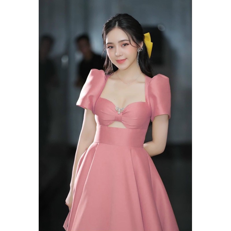 Đầm khoét ngực quỳnh cool