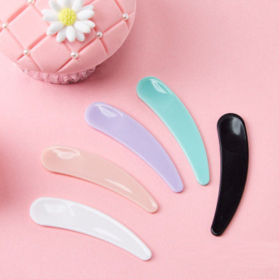 10Pcs DIY Disposable Curved Spoon Makeup Cosmetic Tools / Makeup Mask Cream Spoon for Make Up Face Accessories/ Beauty Scoop for Facial Cosmetic / Eye Cream Stick Make Up Face Beauty Tool