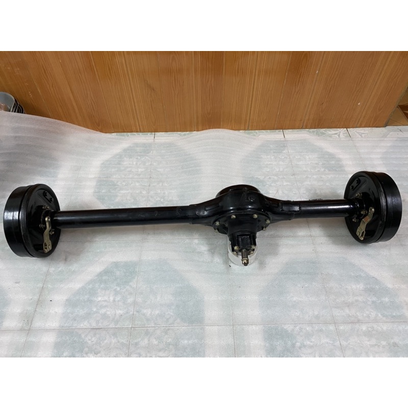 Cầu liền,cầu rút 110cm. Dùng chế xe 3bánh,xe 4 bánh,chiều dài phủ bì cầu 110cm.tim ốc bắt bánh. 8cm x 11.5cm