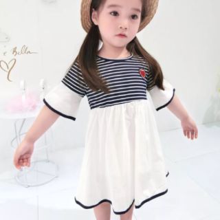 Váy kẻ tim tay loe