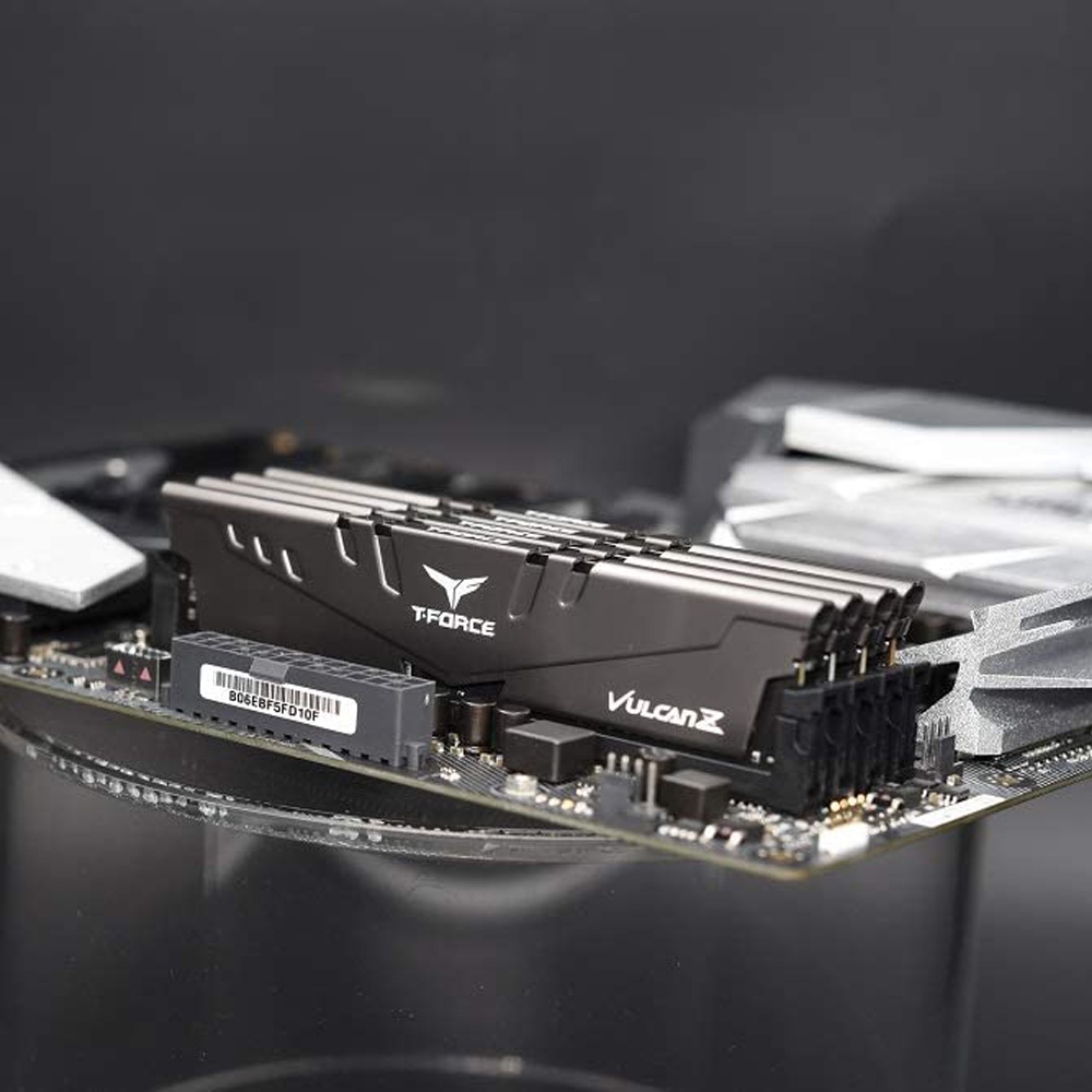 Ram TeamGroup Vulcan Z 8GB  DDR4 Bus 3200Mhz Tản nhiệt đen New 100%