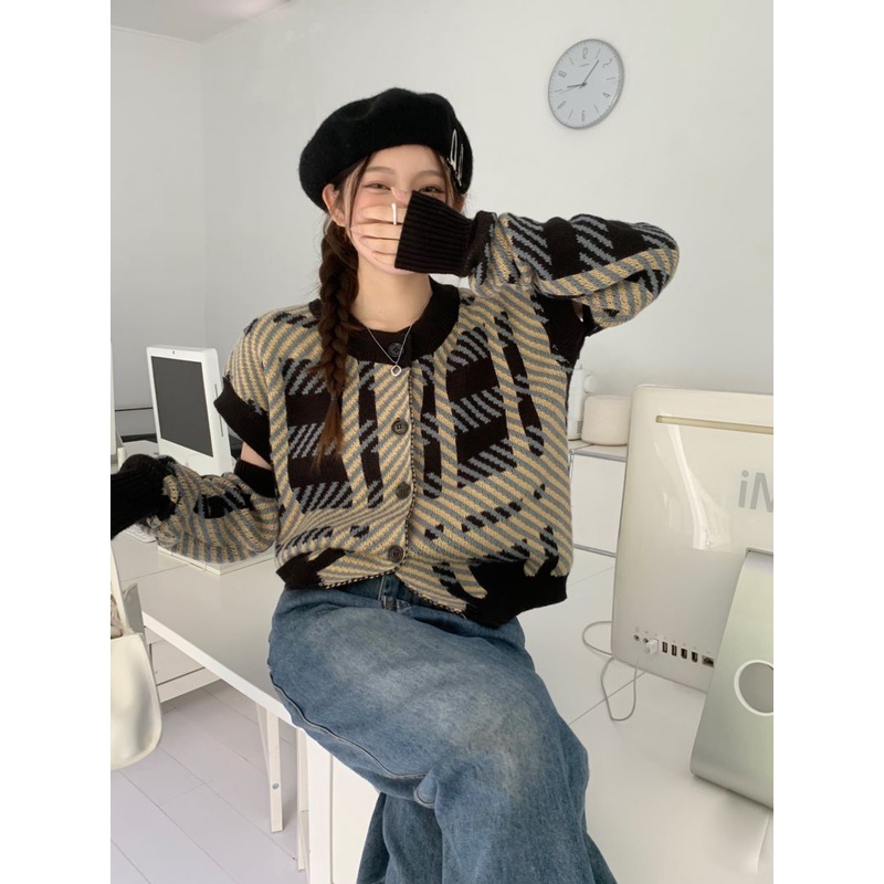 Áo Len Nữ Màu Đen Xám Họa Thiết Kẻ Ô Dài Tay Cut Out Cổ Tròn Phong Cách Ulzzang Cá Tính