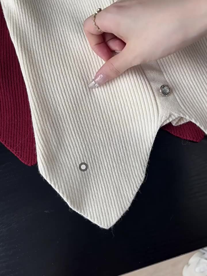 QKOOLE Áo croptop dệt kim tay dài cổ vuông phong cách Hàn Quốc xinh xắn cho nữ | BigBuy360 - bigbuy360.vn