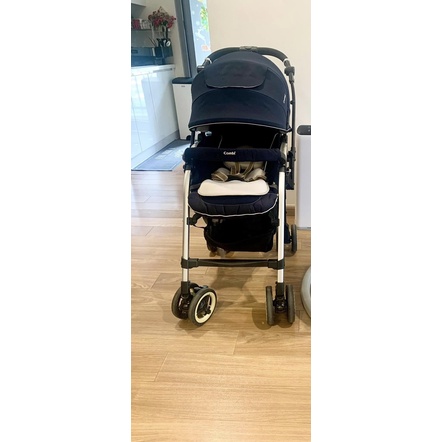 Thanh lý xe đẩy Combi tặng kèm combo máy hâm sữa và máy làm ấm khăn ướt fatz nguyên box