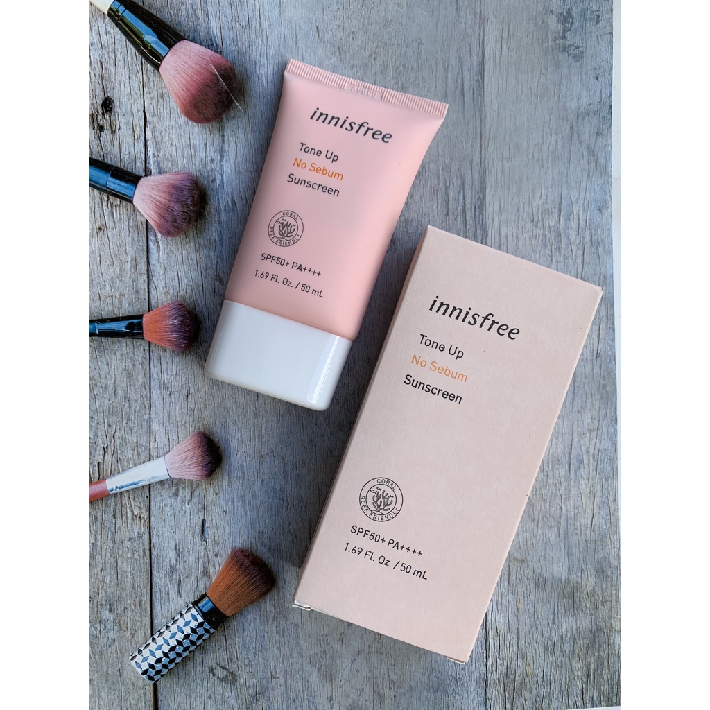 Kem chống nắng kiềm dầu nâng tone da Hàn Quốc Innisfree Tone Up No Sebum Suncreen SPF50+ PA+++