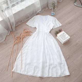 Đầm Hoa Cúc Xoè Cổ V Tay Cánh Tiên