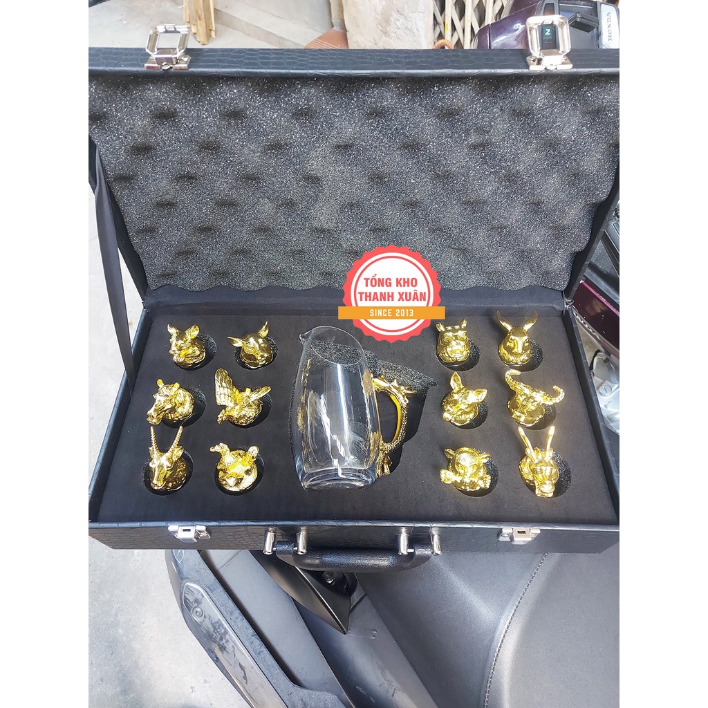 Bộ Ly Uống Rượu Đẹp 12 Con Giáp Đựng Trong Vali Cao Cấp Mạ Vàng 18K ❤️Quà Biếu Tết, Quà Tân Gia Sang Trọng, Đẳng Cấp❤️