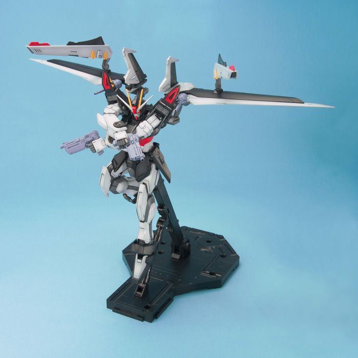 Mô Hình Lắp Ráp Gundam MG GAT-X105E Strike Noir