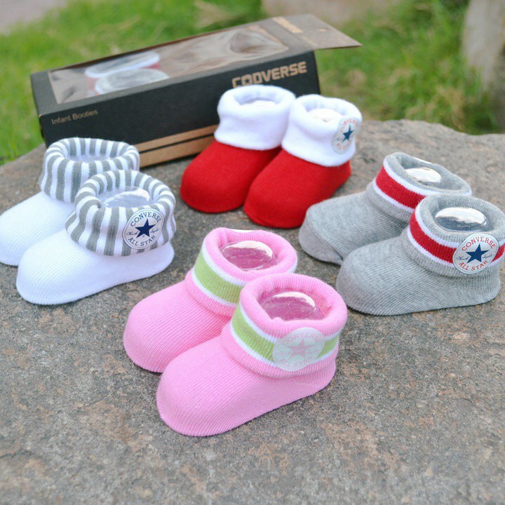 Tất Converse cho bé sơ sinh