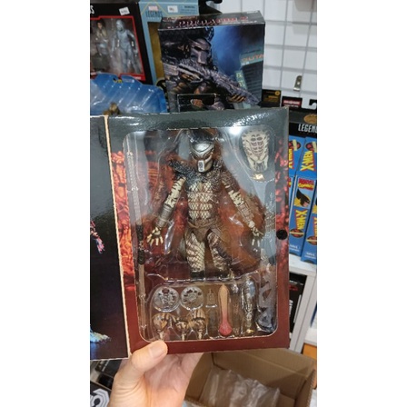 Mô hình NECA Ultimate Scout Predator có sẵn