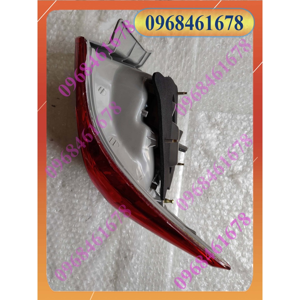 Đèn hậu Altis 10-13